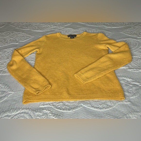 Tahari Mustard Yellow Crew Neck Sweater long sleeve pure luxe cashmere 100% size - Picture 3 of 9